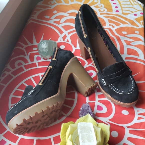 Sperry Shoes - 🥳 6 HOUR SALE Sperry loafer heels